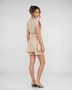 Beige Blazer Playsuit met Schoudervulling en Riem