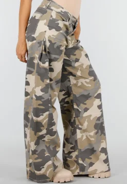 Beige Camouflage Wide Leg Broek met Lage Taille