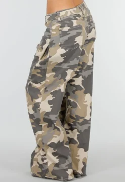 Beige Camouflage Wide Leg Broek met Lage Taille