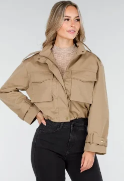 Beige Cropped Jas met Grote Zakken en Rechte Pasvorm