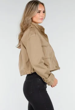 Beige Cropped Jas met Grote Zakken en Rechte Pasvorm