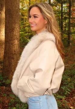 Beige Lederlook Jas Met Faux Fur