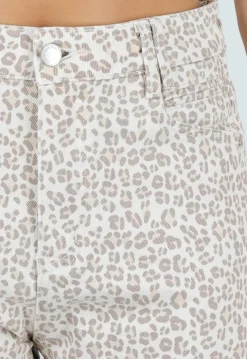 Beige Leopard Print Shorts met Rechte Pijpen