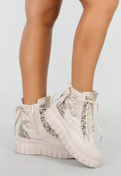 Beige Leopard Suede Bikerbooks met Sierveters en Rits