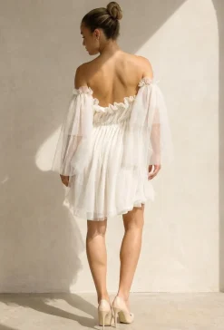 Beige Off Shoulder Jurk met Tule Mouwen en Volantkraag