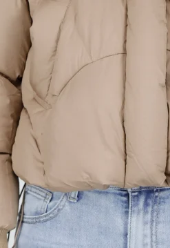 Beige Puffer Jas met Capuchon en Hoge Kraag