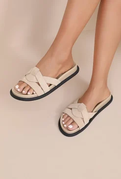 Beige Suède Instap Sandalen met Brede Kruisbanden en Platte Zool