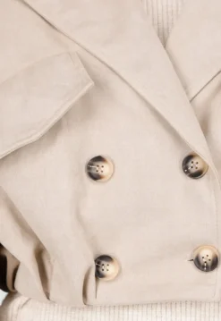 Beige Suède Look Jasje met Dubbele Knoopsluiting en Wijde Mouwen
