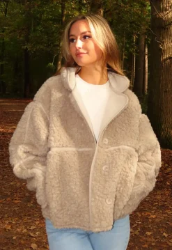 Beige Teddy Jas met Opstaande Kraag en Knoopsluiting