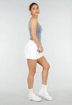 Blauwe Denim Top met Brede Bandjes en Getailleerde Pasvorm