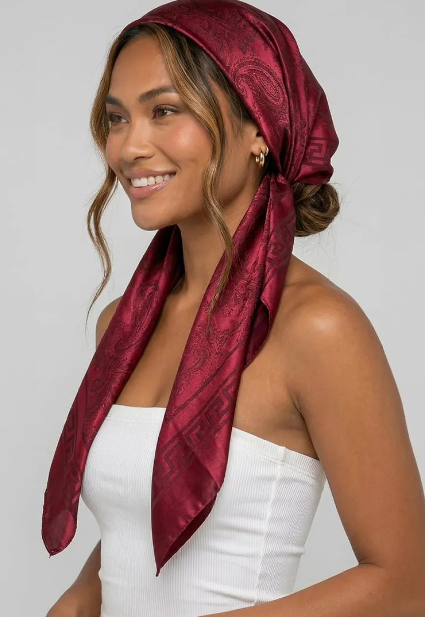 Bordeaux Bandana met Jacquardprint en Glanzende Afwerking