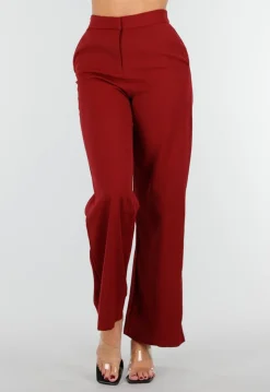 Bordeaux Matchende Set met Mouwloze Top, Statement Riem en Wide Leg Broek