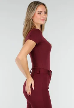 Bordeauxrode Bodysuit met Korte Mouwen en Diepe V-Hals in Stretchstof