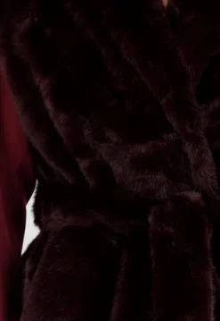 Bordeauxrode Faux Fur Bodywarmer met Ceintuur