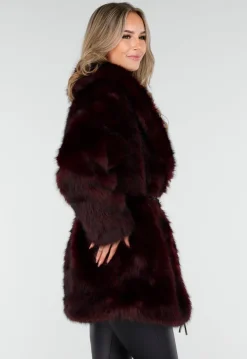 Bordeauxrode Faux Fur Jas met Ceintuur en Brede Kraag