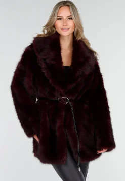Bordeauxrode Faux Fur Jas met Ceintuur en Brede Kraag