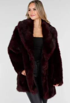 Bordeauxrode Faux Fur Jas met Ceintuur en Brede Kraag