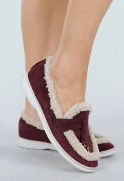 Bordeauxrode Instappers met Teddy Afwerking en Goudkleurig Detail