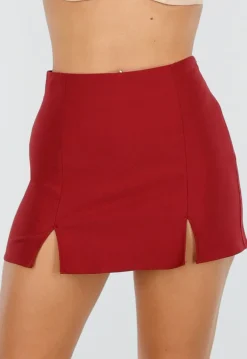 Bordeauxrode Skort met Stretch en Split