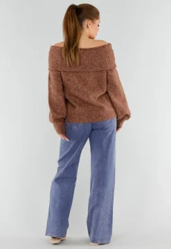 Bruine Gebreide Off Shoulder Trui van Wol met Brede Halsrand en Losvallende Pasvorm