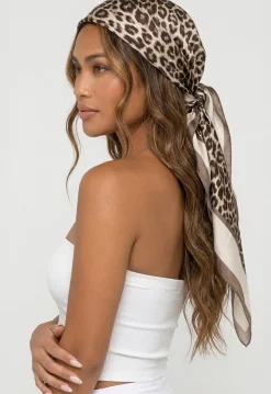 Bruine Luipaard Satijnen Bandana met Beige Rand