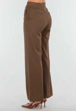 Bruine Matchende Set met Mouwloze Top, Statement Riem en Wide Leg Broek