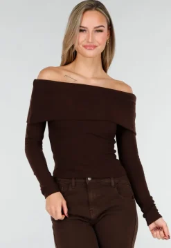Bruine Off Shoulder Top met Lange Mouw