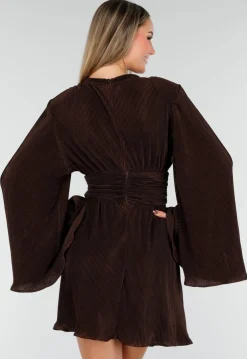 Bruine Plissé Jurk met Hoge Hals en Ruched Taille