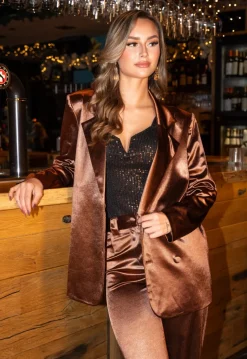 Bruine Satijnlook Blazer met Licht Getailleerde Pasvorm en Dubbele Knopen