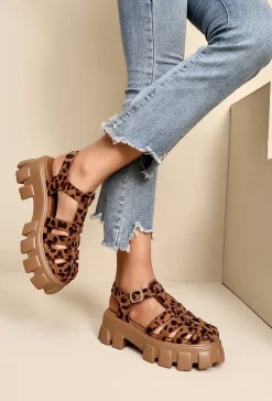 Bruine Suède Sandalen met Luipaardprint en Gesp en Grove Zool