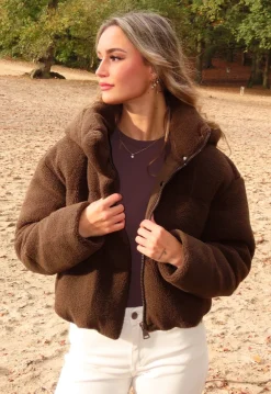 Bruine Teddy Puffer Jas met Hoge Kraag en Capuchon