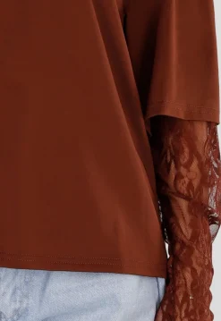 Bruine Top met Kanten Lange Mouwen en Ronde Hals