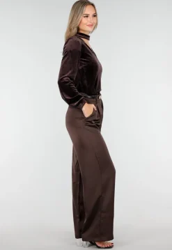 Bruine Velours Top met Cut-Out Halslijn en Lange Mouwen