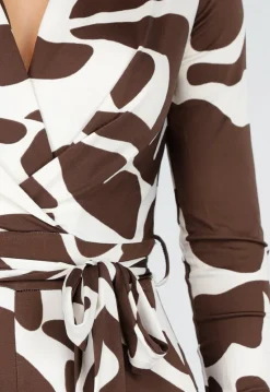 Bruin-Witte Stretch Jumpsuit met Overslag en Ceintuur