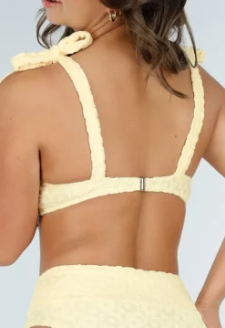 Butter Yellow Bikinitop met Beugel en Zachte Bloemenstructuur