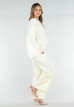 Butter Yellow Blouse met Wijde Mouwen
