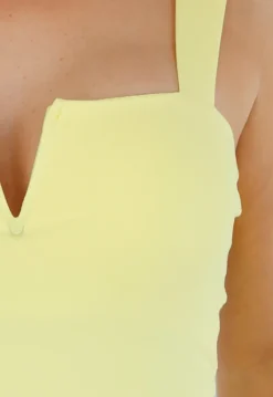 Butter Yellow Bodysuit met Brede Bandjes en V-Halsdetail