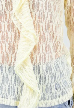 Butter Yellow Kanten Blouse met Lange Mouwen en Ruffle Detail