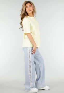 Butter Yellow Kanten T-shirt met Korte Mouwen en Ronde Hals