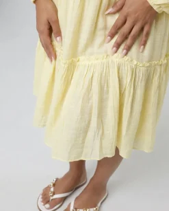 Butter Yellow Mousseline Mini Jurk met V-Hals en Volantzoom