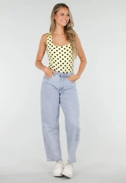 Butter Yellow Stretch Body met Zwarte Polkadots en Vierkante Hals
