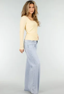 Butter Yellow Stretch Top met Lange Mouwen en Vierkante Hals