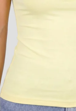 Butter Yellow Stretch T-Shirt met Ronde Hals en Korte Mouwen