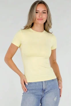 Butter Yellow Stretch T-Shirt met Ronde Hals en Korte Mouwen