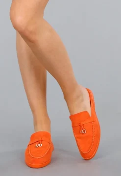 Comfortabele Oranje Suède Instappers met Flexibele Zool en Gouden Detail