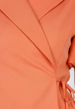 Coral Blazer met Reverskraag en Korte Pofmouwen