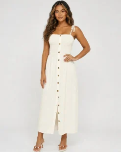 Crème Maxi Jurk met Smokwerk, Knopen en Strikbandjes