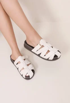 Crème Suède Sandalen met Verstelbare Gespen en Brede Bandjes