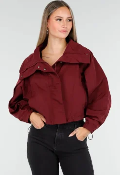 Cropped Lightweight Jas in Bordeauxrood met Brede Kraag