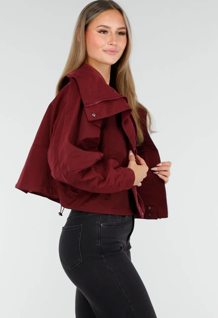 Cropped Lightweight Jas in Bordeauxrood met Brede Kraag